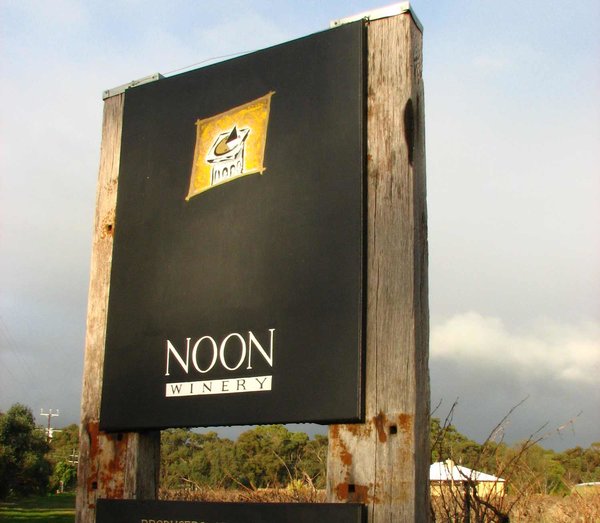 Noon Winery Sign