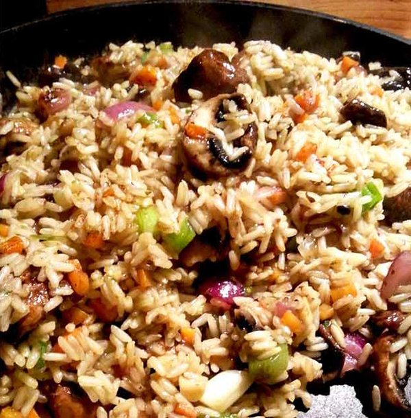 Würziger Reis mit Gemüsen